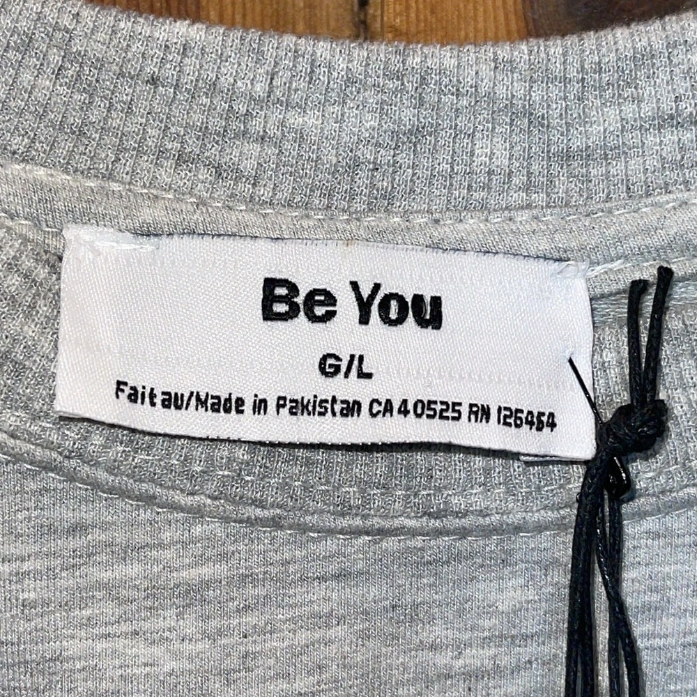 NWT BE YOU GRAY CROPPED CURLED RAW EDGES SWEATSHIRT Sz. L - Picture 8 of 11